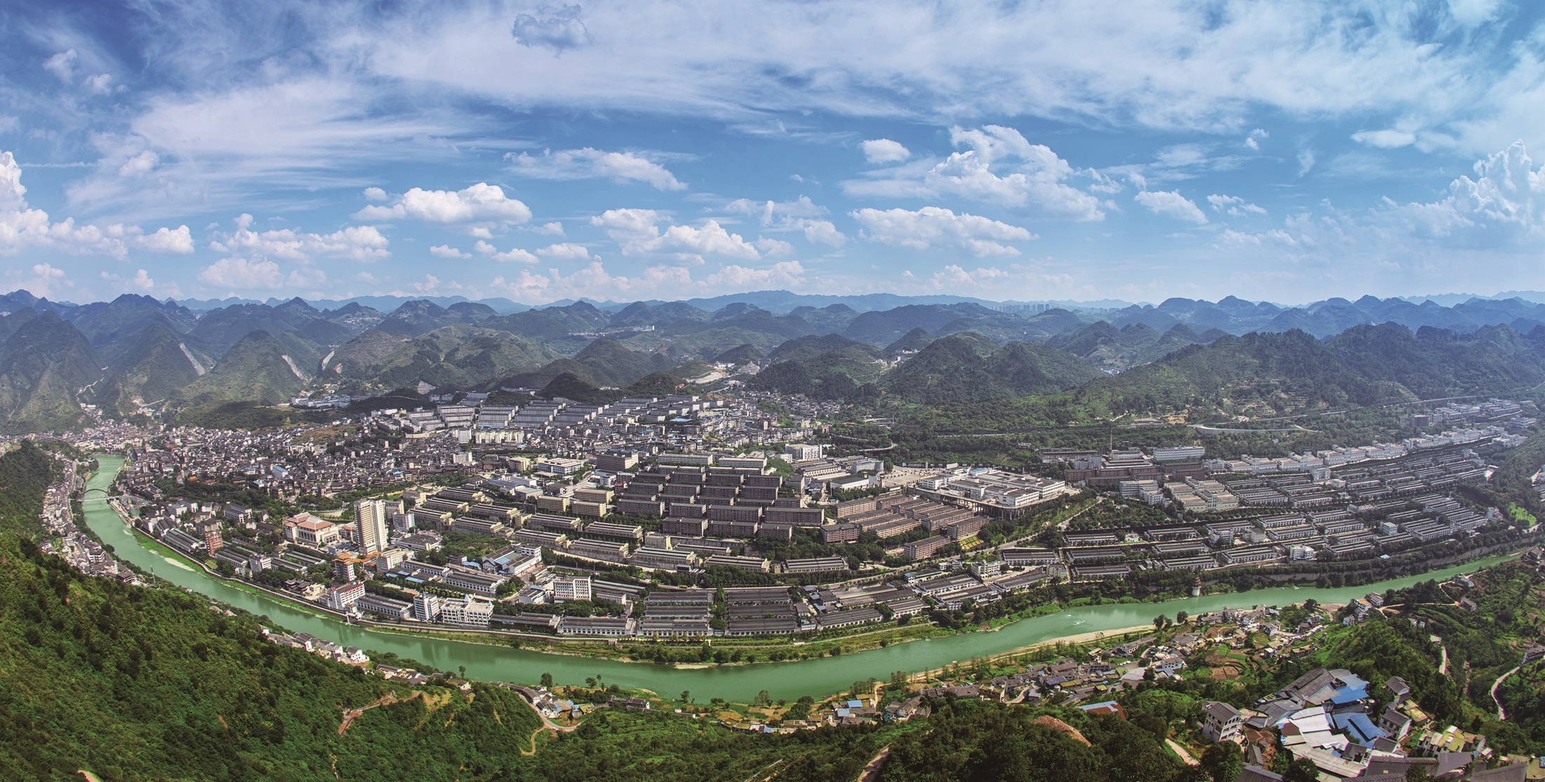 “益起”筑梦，花开有声！贵州茅台公益基金会收到一束“信”意花